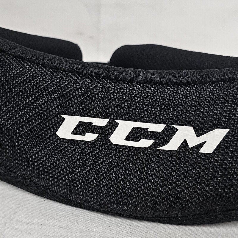 Cut Resistant CCM NG600 Hockey Neck Guard, 6.5in.-12.5in., Size: Youth, Like New