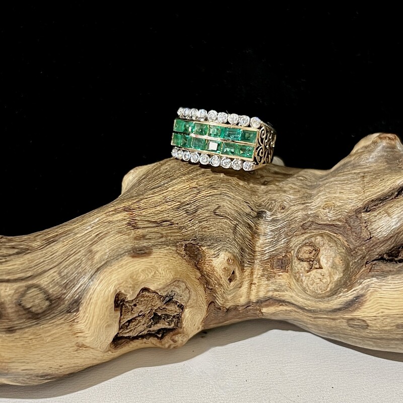 14k emerald & diamond ring