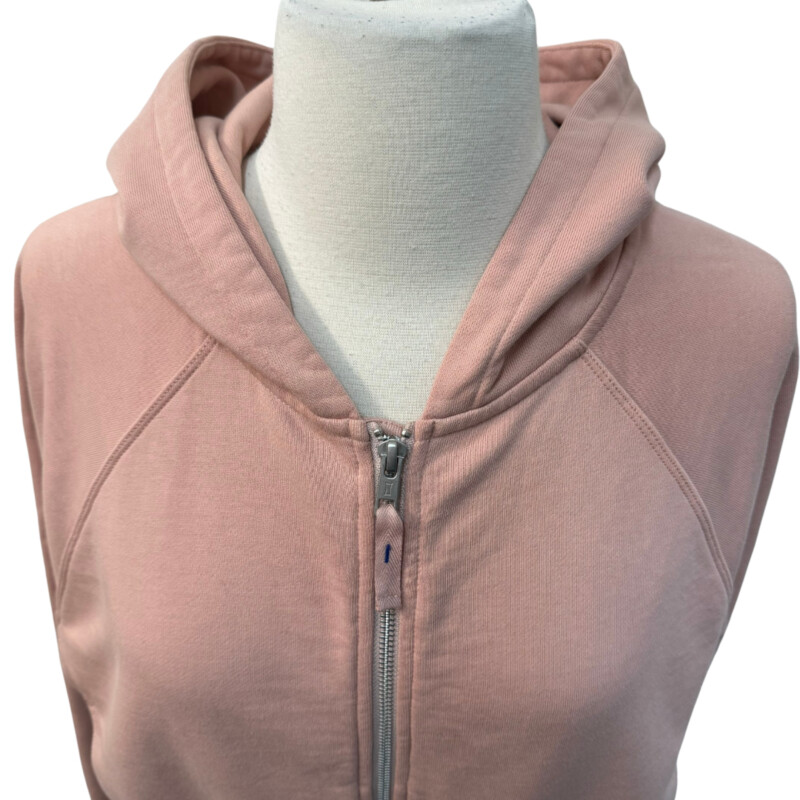 Kit And Ace 2 Piece Active Set
Top Has Zipper Closure and Hood
Pants are Jogger Style
Color: Blush
Size: Small