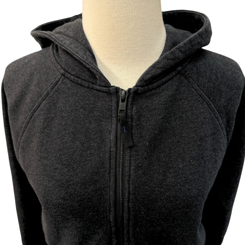 Kit And Ace 2 Piece Active Set
Top Has Zipper Closure and Hood
Pants are Jogger Style
Color: Charcoal
Size: Small