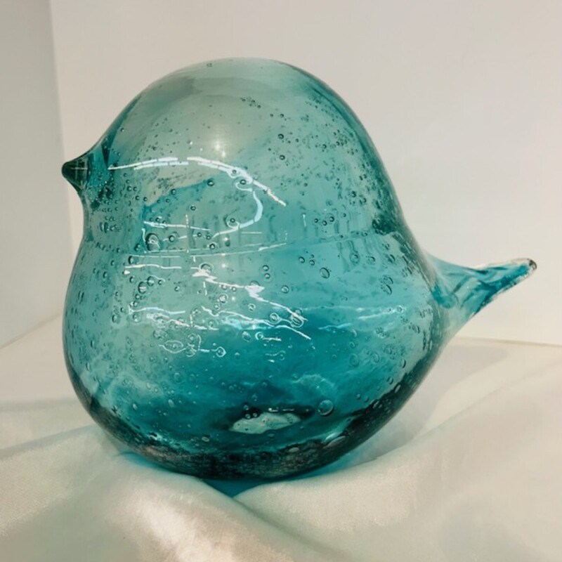 Bubble Glass Bird
Green
Size: 6 x 9 x 7.5H