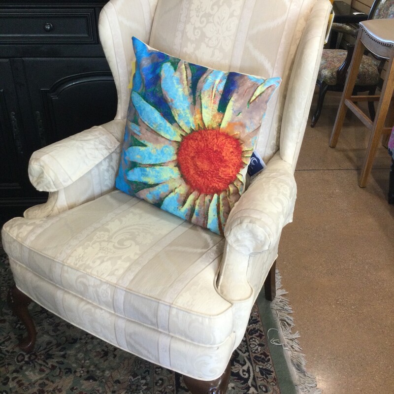 Wingback, Cream, Size: H72

45h x 30w x19d

FOR IN-STORE OR PHONE PURCHASE ONLY
LOCAL DELIVERY AVAILABLE $50 MINIMUM