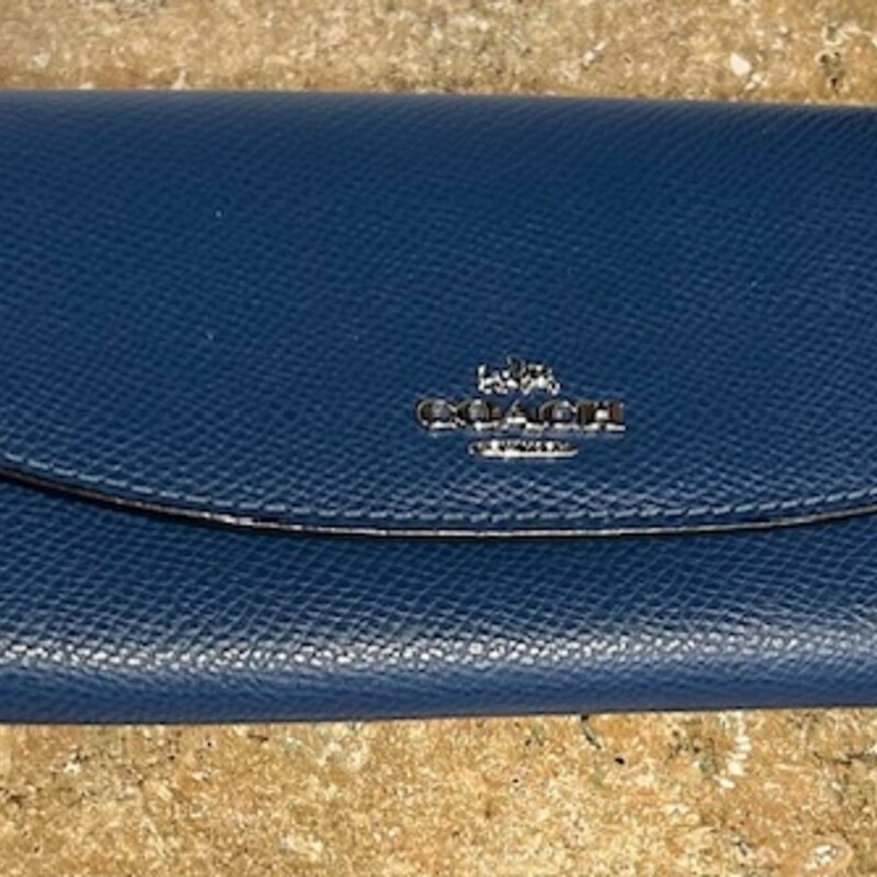 Coach Long Clutch Wallet
Blue Gold
Size: 8 x 4H