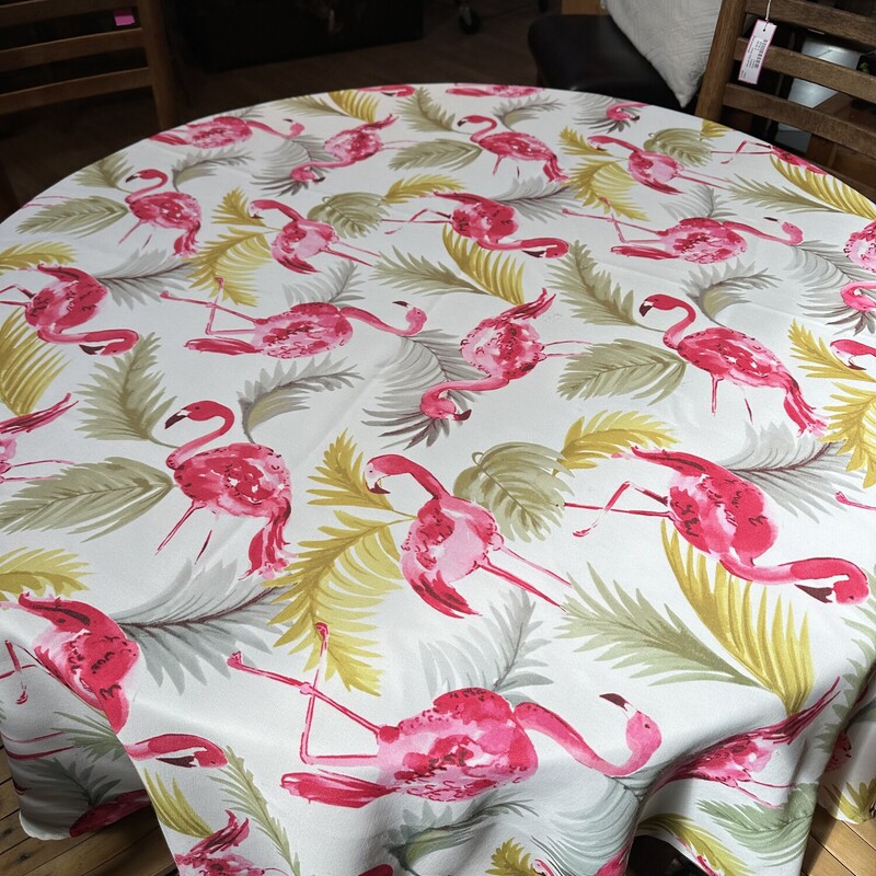 Round Flamingo Tablecloth,
Size: 70
Nothing says summer like this.
Polyester cloth - easy wash and dry
and throw back on the table!