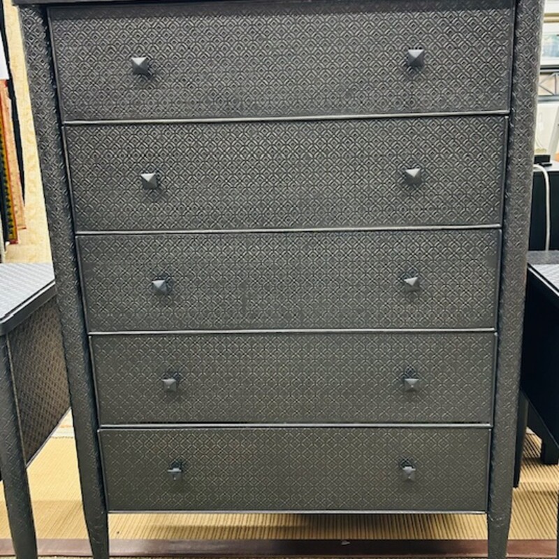 Arhaus Percy Dresser
Black Size: 36 x 18 x 51H
5 Drawers
Retails: $2200+
2 matching nightstands sold separately