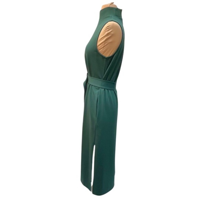 Prologue Belted Dress<br />
Rib Knit<br />
Mock Neckline<br />
Waist Belt Accent<br />
Slits on side for easy movement<br />
With Pockets<br />
Color: Forest<br />
Size: Small