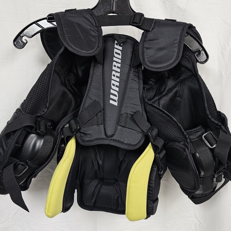 Warrior Ritual GT Goalie Chest Protector, Size: Yth L/XL, pre-owned in excellent condition!