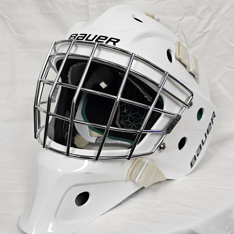 Bauer NME 4 Goalie Mask, White, Size: Jr, pre-owned in excellent shape! Certified through December 2026