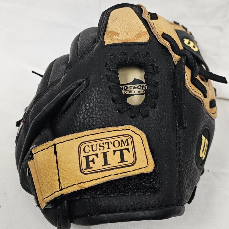 Wilson MLB Baseball Glove, Right Hand Throw, Size: 11in, pre-owned
