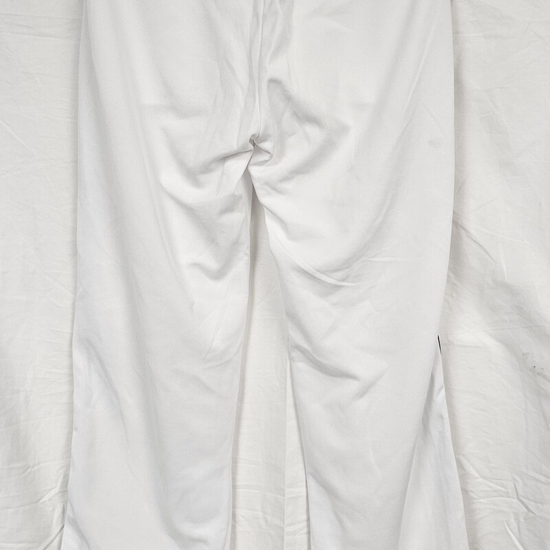 Alleson Adult Baseball Pants, White w/ Navy Piping, Size: M,<br />
Men's - Wide Leg Open Bottom,<br />
Double Knee Construction,<br />
Pre-owned
