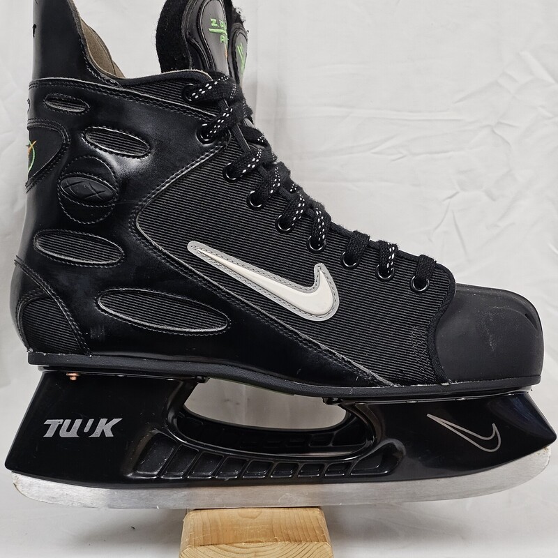 Nike Air Zoom Hockey Skates<br />
Size 13<br />
Pre-Owned: Excellent Condition<br />
Boot is in prestine condition. No rips, tears, or signs of wear on inner liner.  Only a couple of scuffs and scrapes on outside of boot.<br />
Blade holders are in excellent condition.  Only a few scuff marks.<br />
Blades are in excellent condition.  Straight, no gouges, no rust, and 1/2 inch of blade on the rocker