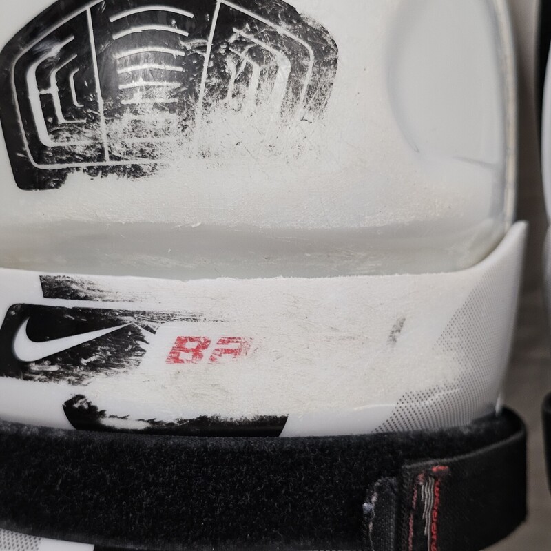 Nike Bauer Supreme 10 Hockey Shin Guards<br />
Size: 14 Inch<br />
Pre-Owned: Great Condition<br />
No rips or tears.  Elastic straps are in excellent condition w/ no signs of being over stretched.  Velcro is in excellent working order.  Only signs of wear are on the outer shell from normal play.
