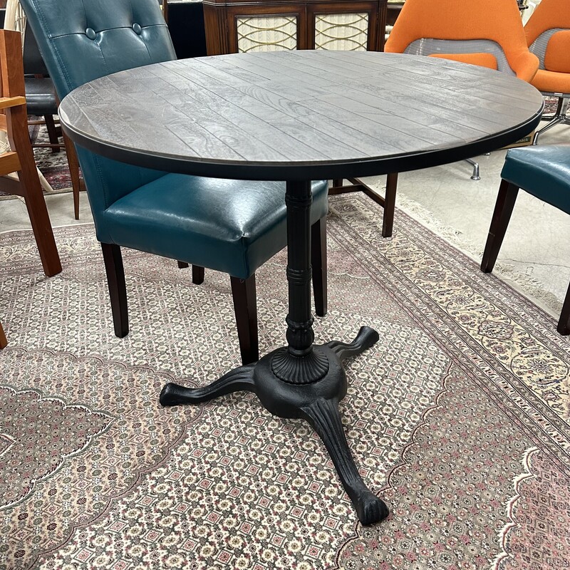 Pottery Barn `Rae` Bistro/Dining Table, Retails for $1,400!
Size: 32in