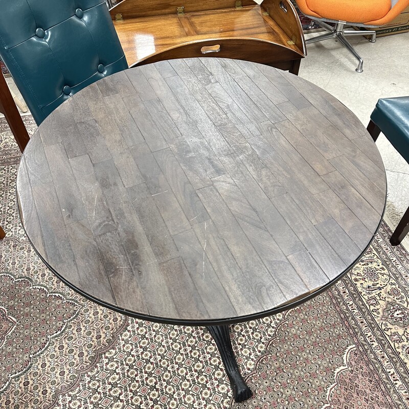 Pottery Barn `Rae` Bistro/Dining Table, Retails for $1,400!<br />
Size: 32in