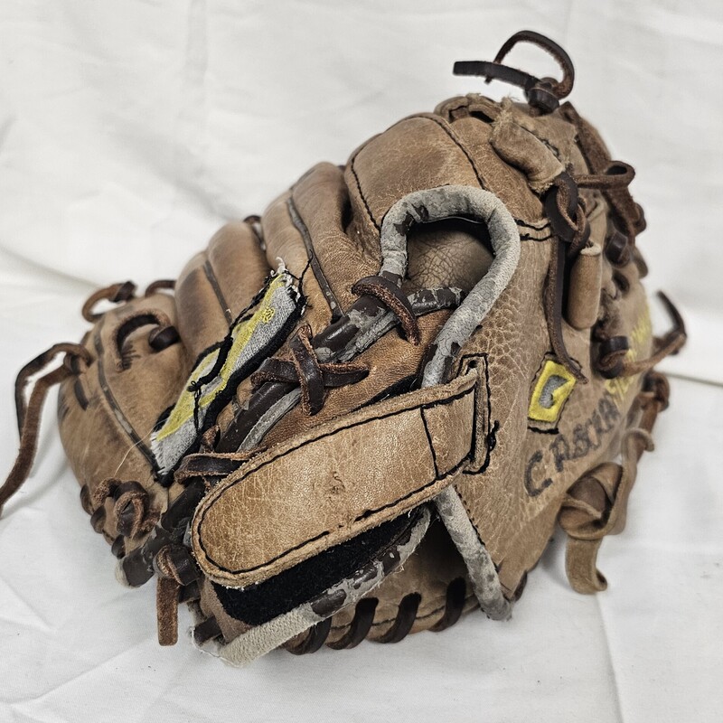 Glovesmith Field Commander Baseball Glove, Right Hand Throw, Size: 11in, pre-owned