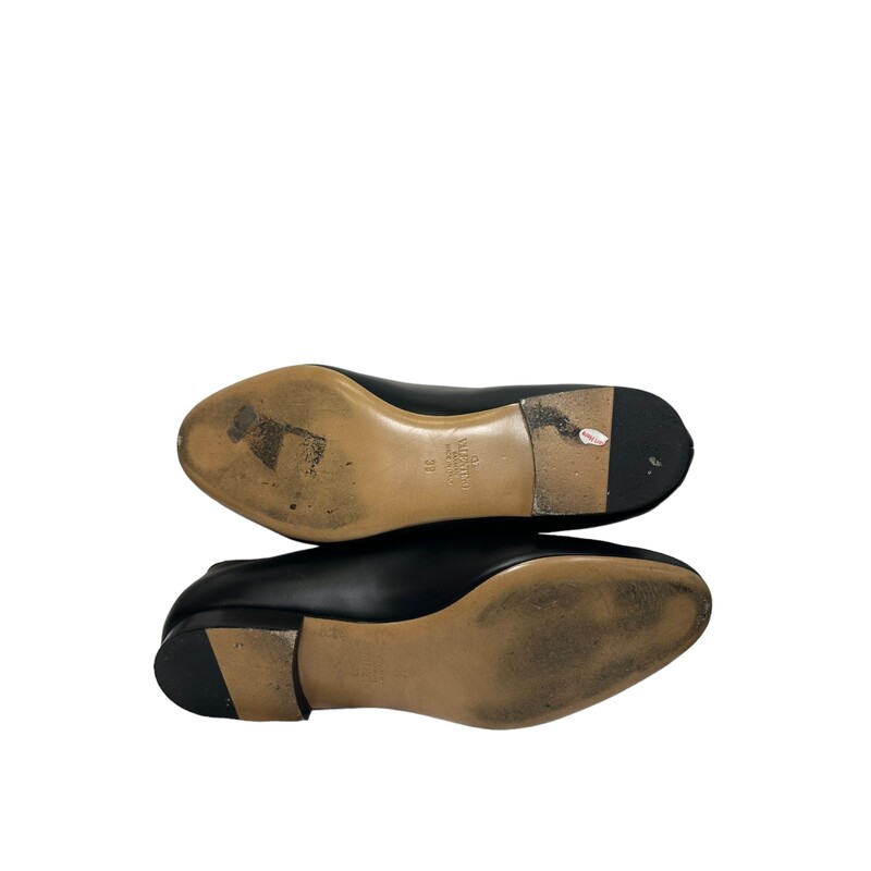 Valentino V Logo Loafers<br />
Nappa Leather<br />
Black, Size: 39