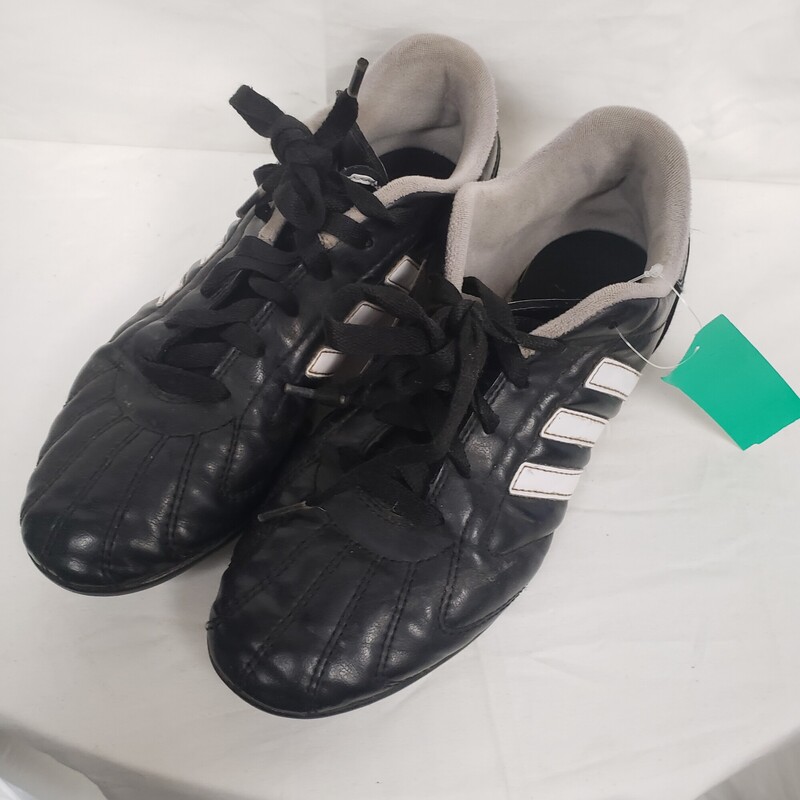 Adidas Soccer Cleats, Soccer, Size: 5.5