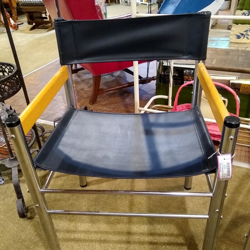 Directors Chair Blue Vinyl

Directors chair with chrome and blue vinyl seat and back.

Size: 21 in wide X 17 in deep X 30 in high