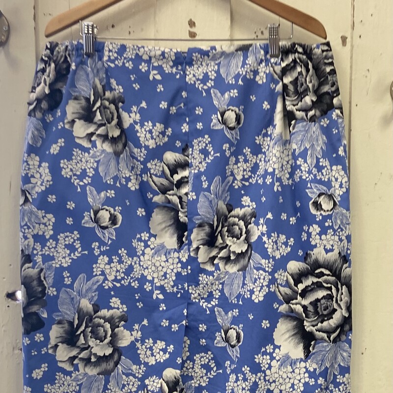 Indigo/wht Floral Skirt
Indigo/w
Size: 16