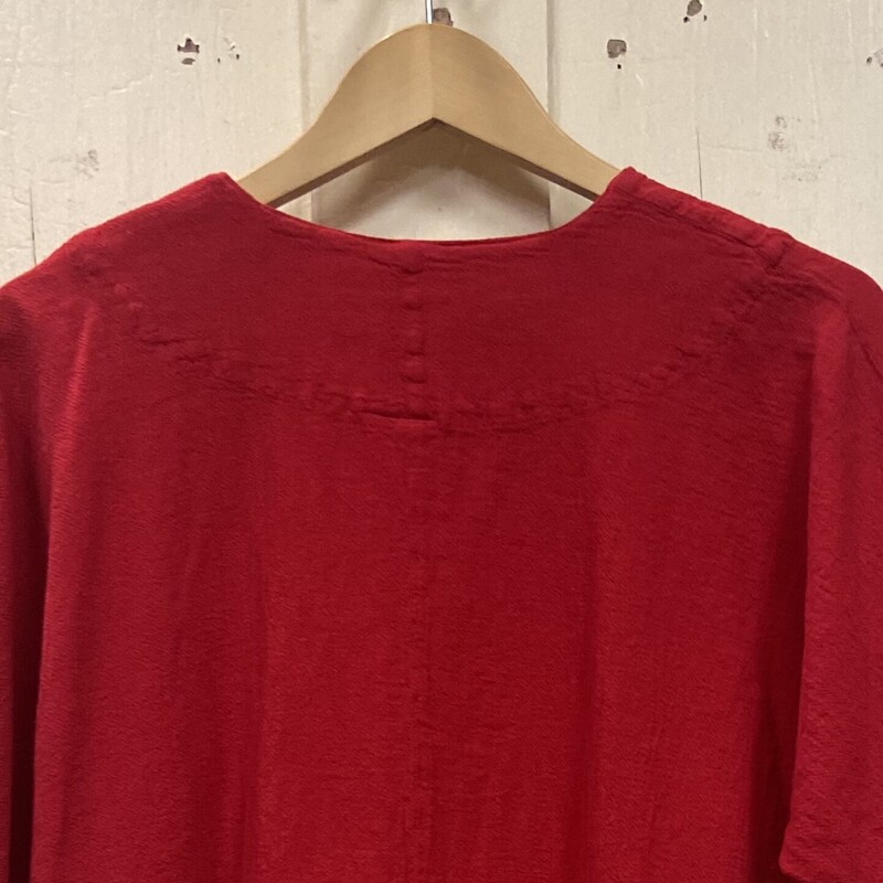 Red Button Top<br />
Red<br />
Size: Medium
