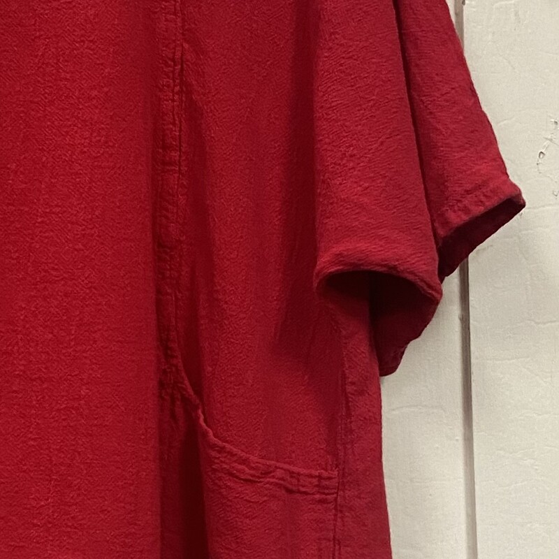 Red Button Top<br />
Red<br />
Size: Medium