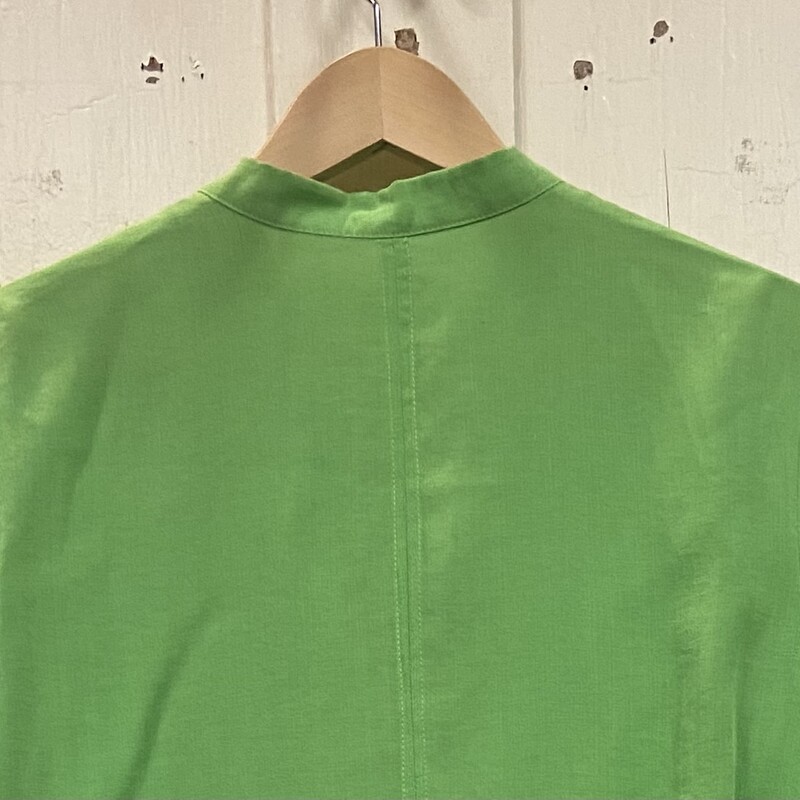 Green Linen Jacket<br />
Green<br />
Size: L R $168