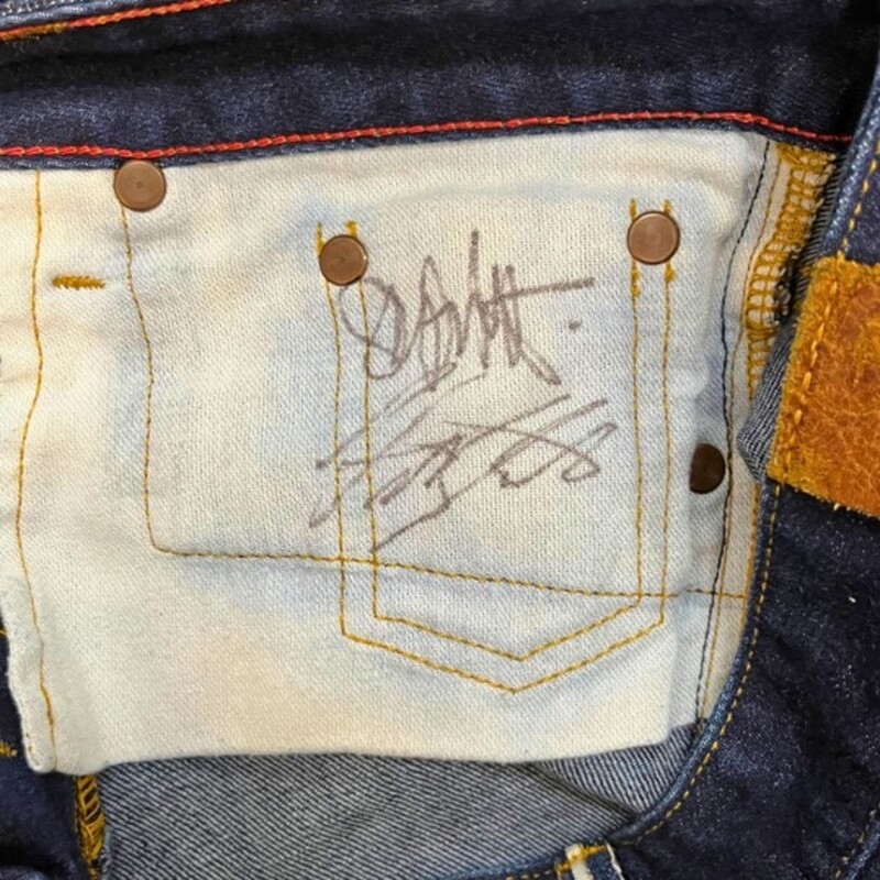 Raleigh Denim Jeans
Signed by the Artisan
Made From White Oak Cone Denim
Handcrafted in North Carolina
by Non-Automated Jeansmiths
Straight Leg
Size: 8