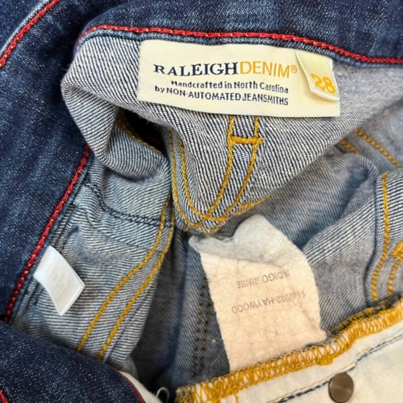 Raleigh Denim Jeans<br />
The Haywood<br />
Handcrafted in North Carolina<br />
by Non-Automated Jeansmiths<br />
Distressed Fade<br />
Skinny Ankle<br />
Size: 6