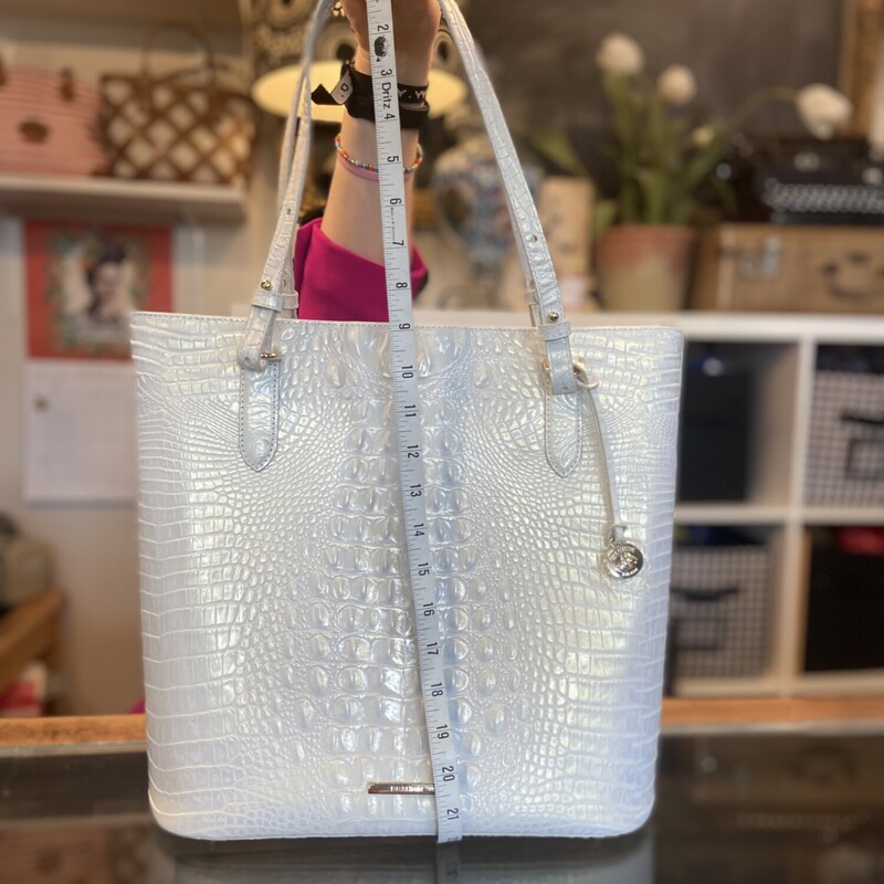 NWT Wht Lther Purse
White
Size: R $365