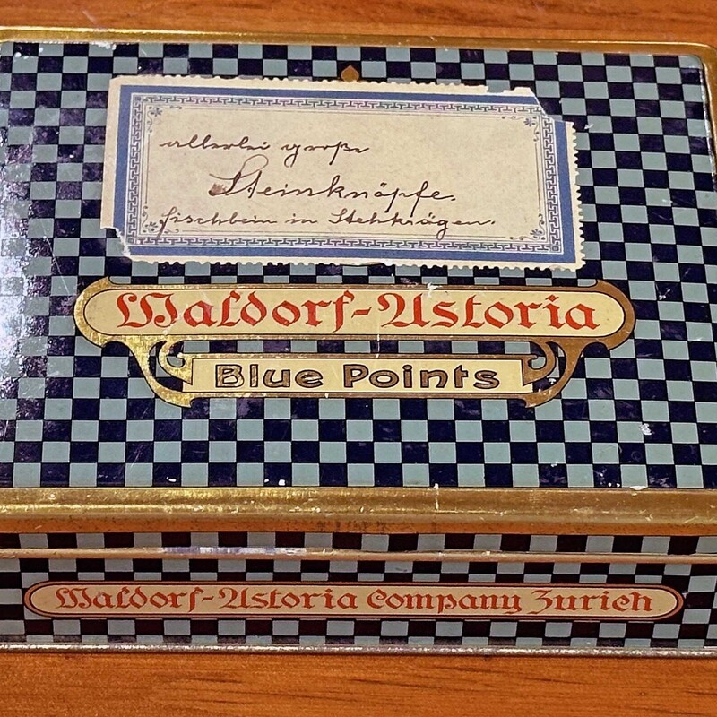 Waldorf Ustoria Blue Point Cigarette Tin Box
6 In x 4.5 In x 1.2 In