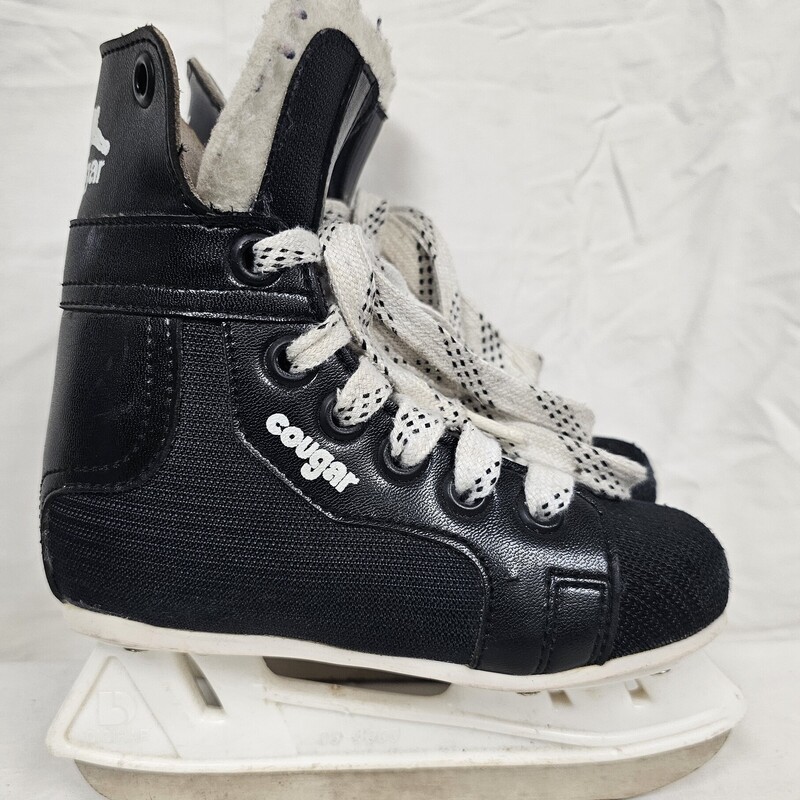 American Cougar Youth Hockey Skates, Size: Y11, pre-owned