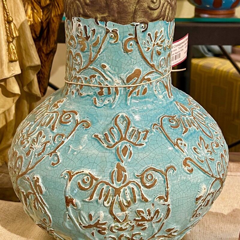 Vintage Persian vase
Size: 10Rx12H