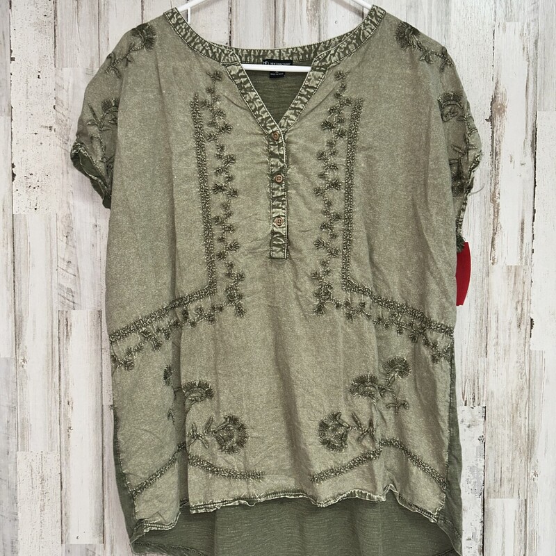 XL Sage Embroidered Top
