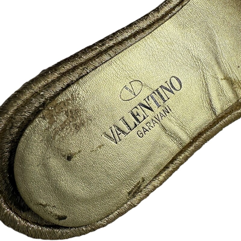 Valentino Stud Espadrille, Gold, Size: 39
Slight peeling on right insole