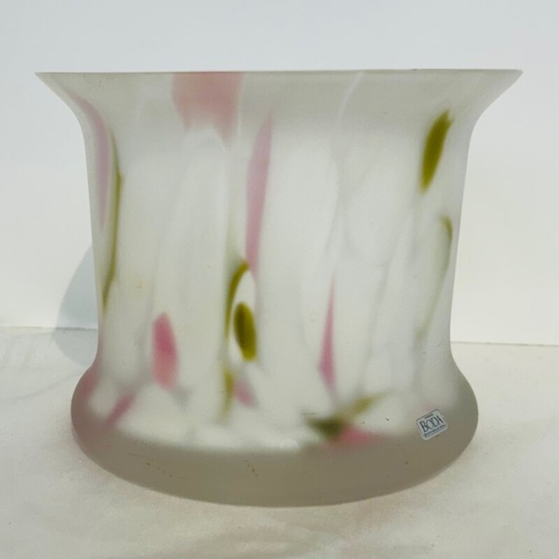 Kosta Boda Monica Backstom
Swirl Art Glass Vase
Frosted White Pink Green
Size: 6.5 x 5.5H