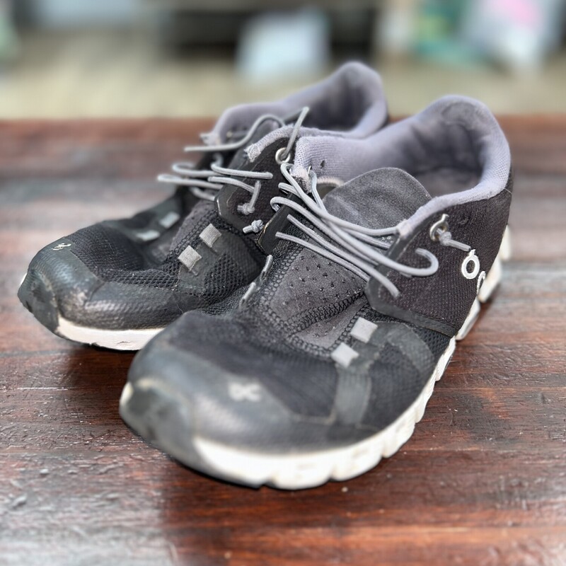 A6 Black/Grey Tennis Shoe