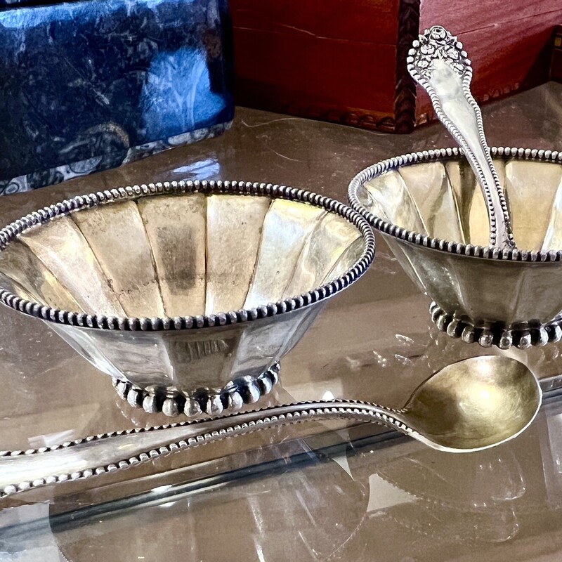Sterling Salt Cellars W/Spoons,
Size: 4 Pieces