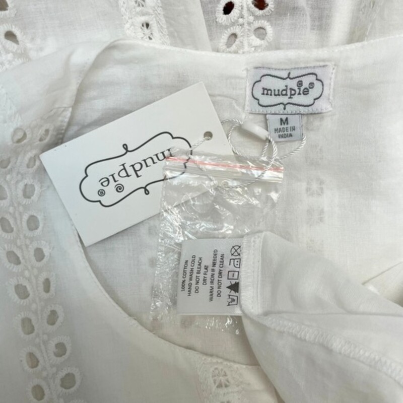 New Mudpie Eyelet Dress<br />
100% Cotton<br />
White<br />
Size: Medium<br />
Retails for $ 58.00