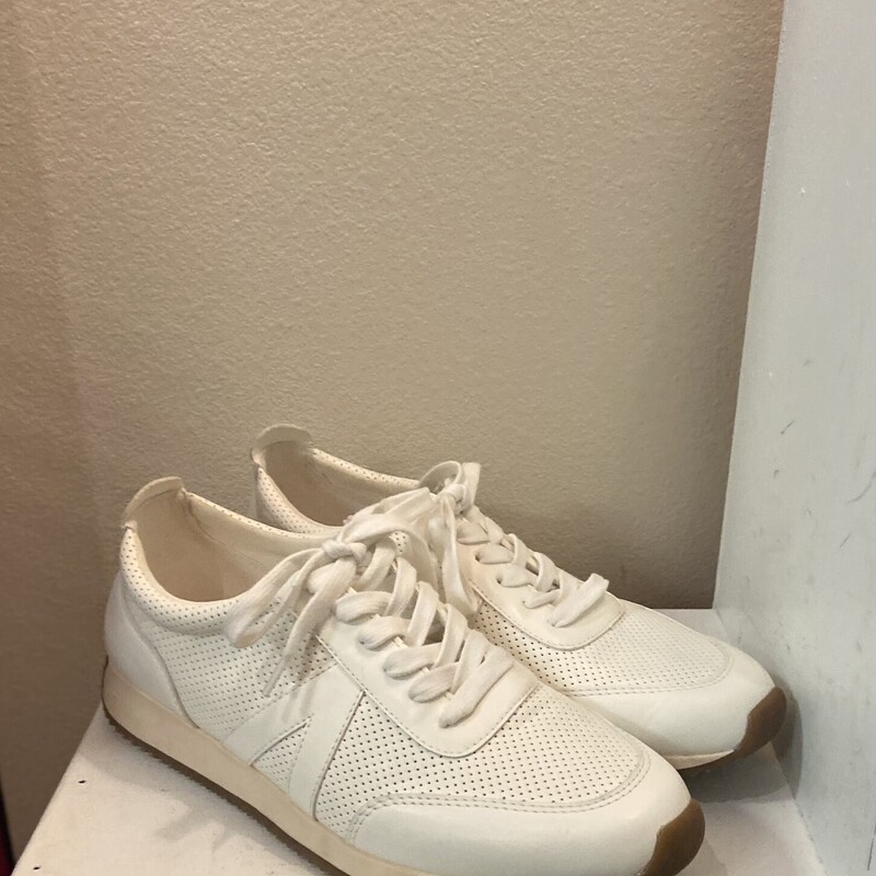 Cream Sneaker