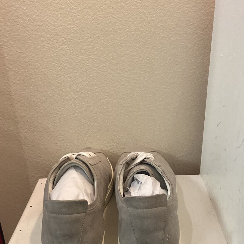 NIB Gry Jewel Fab Sneaker<br />
Grey<br />
Size: 12