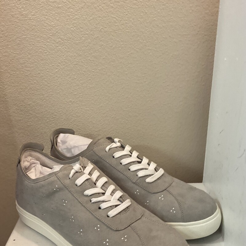 NIB Gry Jewel Fab Sneaker
Grey
Size: 12