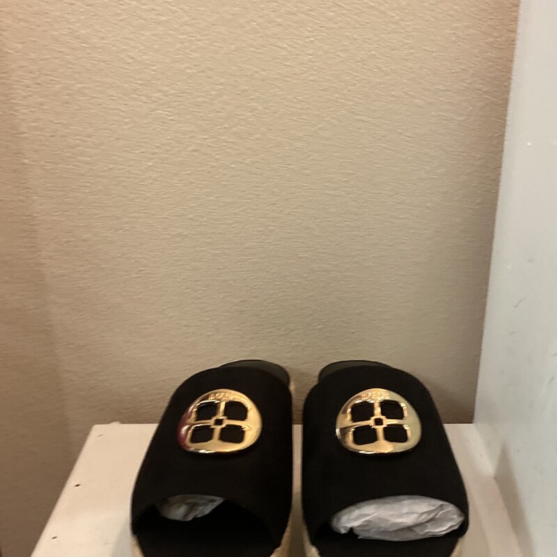 NIB Blk/gld Esp Sandal<br />
Blk/gld<br />
Size: 11