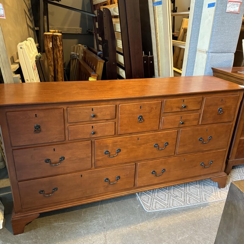 AAmerica Wood Dresser

Size: 68Lx18Wx36H