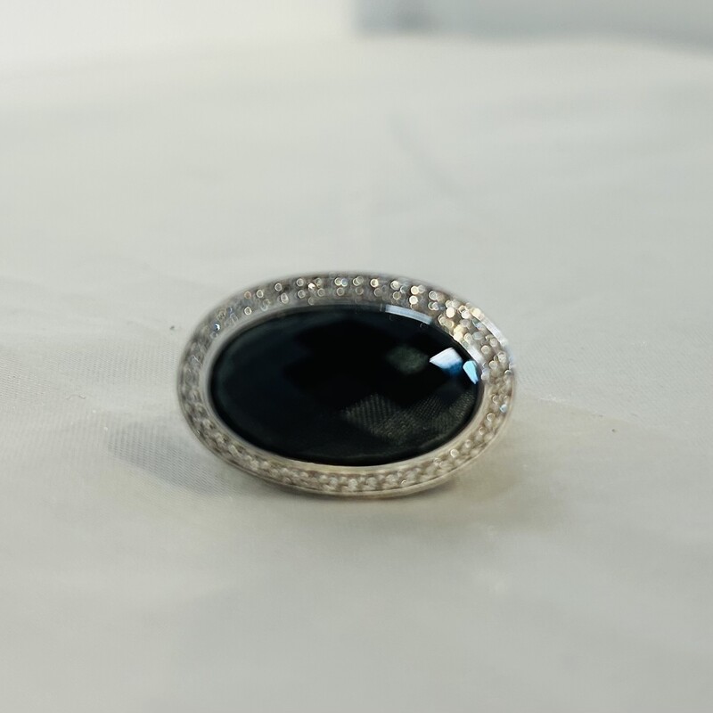 925 John Hardy Oval Ring
Silver Black Size: 6.5
Weight: 15.8 grams