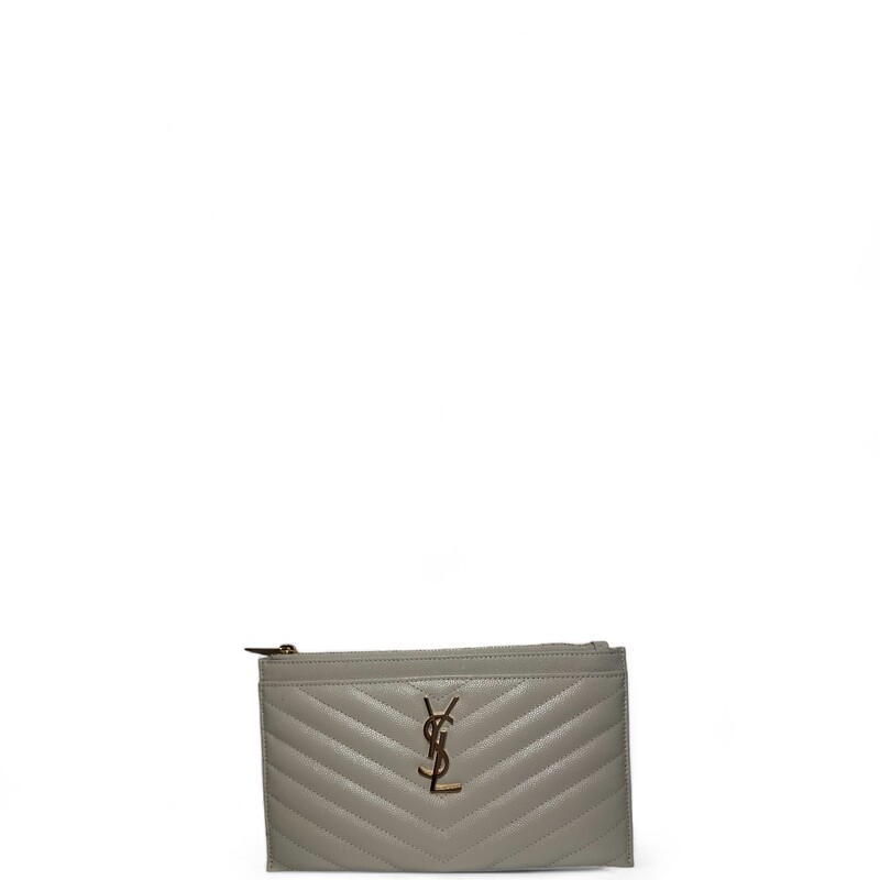 YSL Poudre Grain Zip White

Dimensions:
8W x 4 3/4H x 1/4D

Matelassé stitching and monogram hardware add luxe signature touches to a slim leather pouch sized to hold cash, cards and a few touch-up essentials.