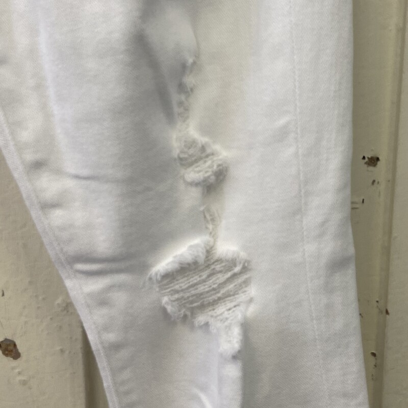 Wht Den Dstrss Jeans<br />
White<br />
Size: 8 R $113