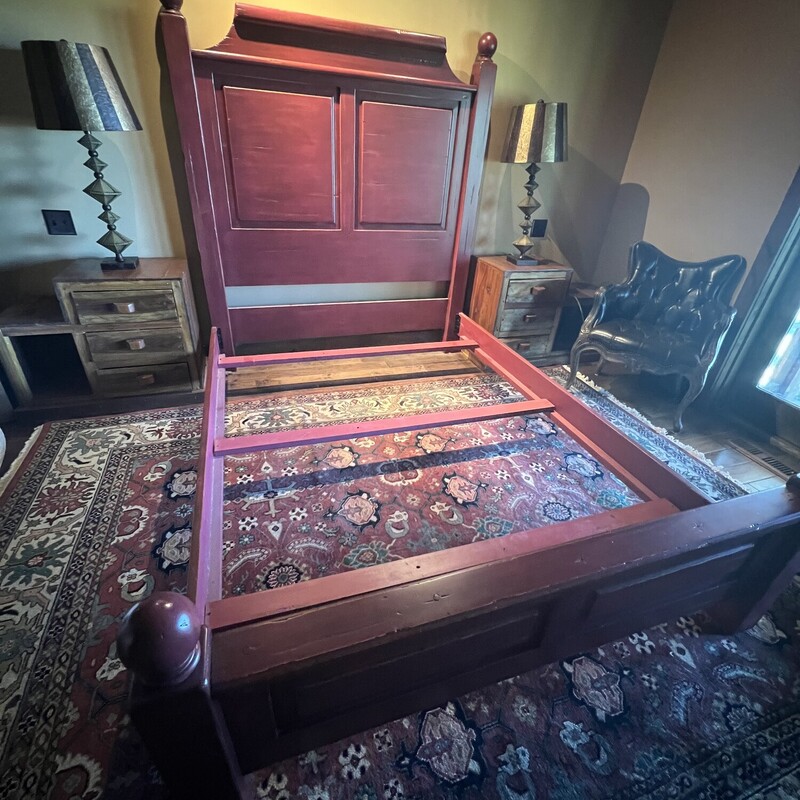 Red Wood Queen Bed

Size: 63Wx89Lx71H
