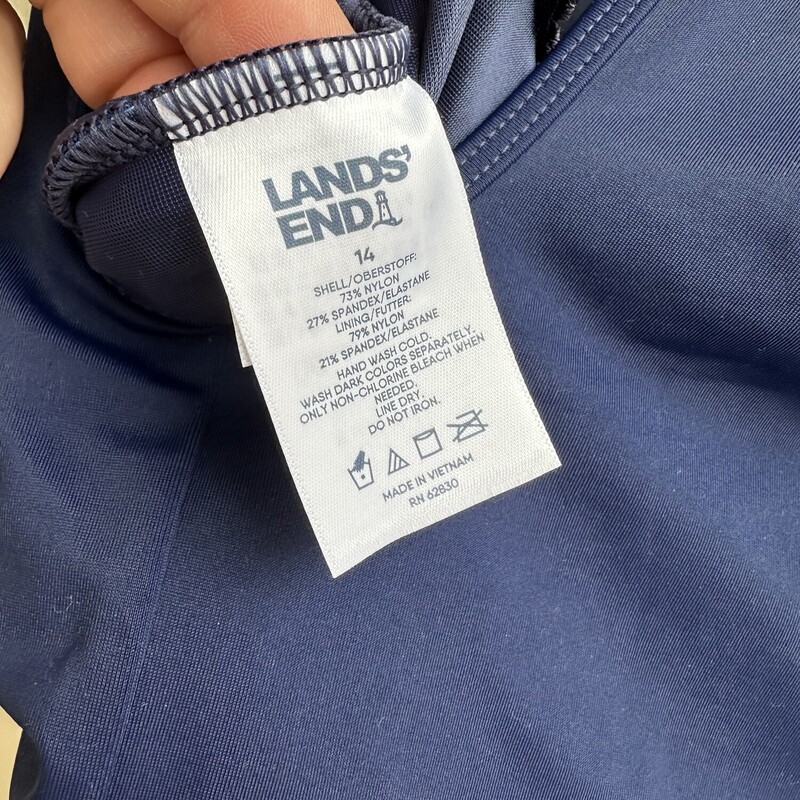 NWT Lands End SwimSuit<br />
All Sales are final<br />
Pick up in store<br />
or<br />
Shipping is available<br />
Thank you for shopping with us :)