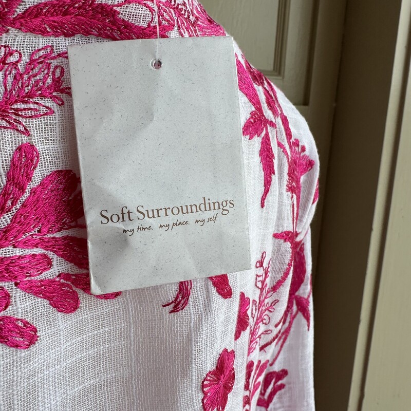 SoftSurroundings 3/4 Sleeve Embroidered Top New With Tags.<br />
Original Price $138<br />
All Sales are final<br />
No Returns<br />
Pick up in store within 7 days of purchase<br />
or<br />
Have it shipped<br />
Thank you for shopping with us :)