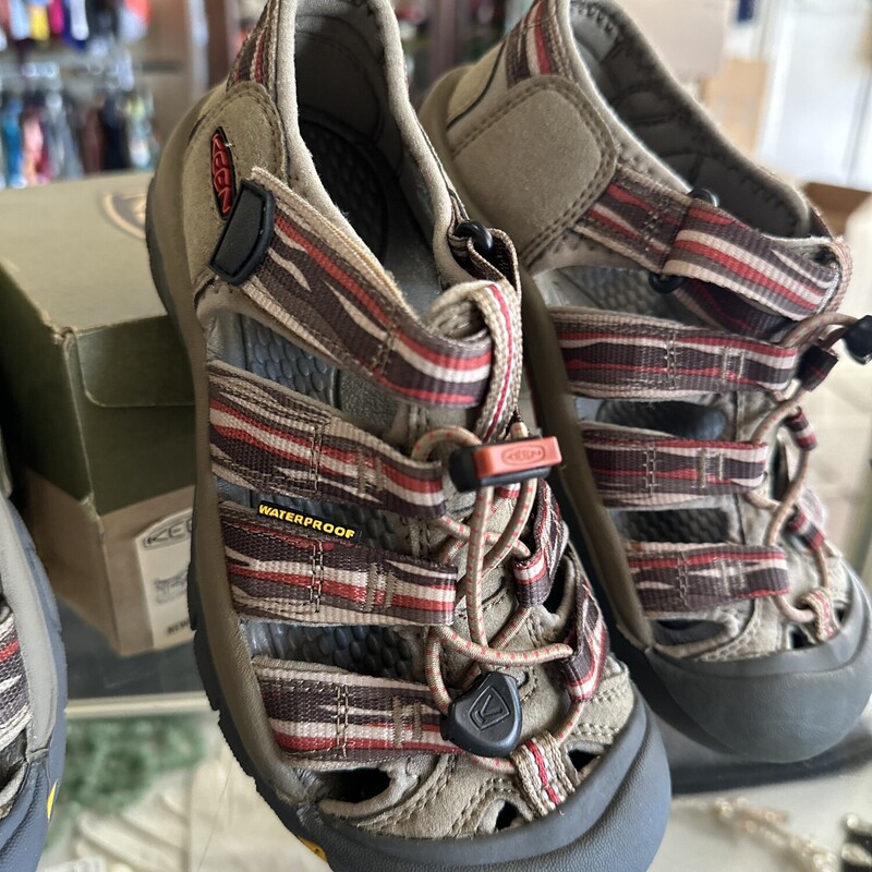 NEW Youth Keen Sandles, Brown, Size: 2 $23.99<br />
Original Price $49.99<br />
<br />
<br />
All sales are final. No Returns<br />
Pick up within 7 days of purchas or have it shipped.<br />
Thank you for shopping with us :)<br />
<br />
<br />
<br />
Pick up within 7 days of purchase or have shipped.<br />
Thank you for shopping with us:)